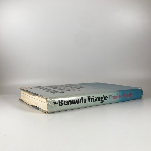 The Bermuda Triangle By Charles Berlitz Hardcover DJ Vintage Doubleday 1974 - Picture 3 of 7